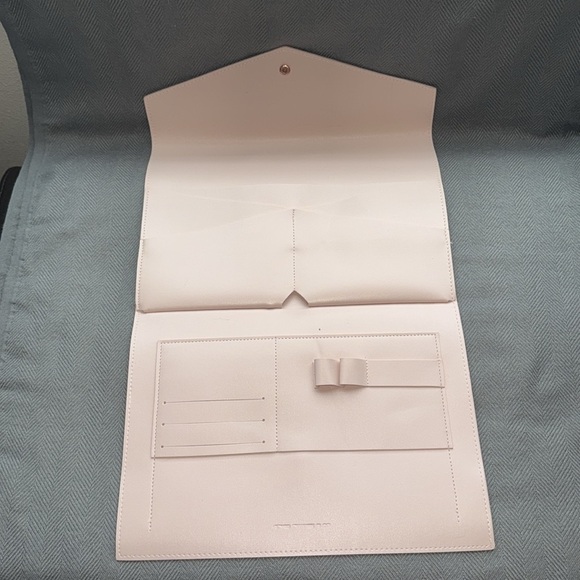 Glass ladder and co Megan portfolio
Light pink - Picture 3 of 6